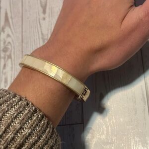 Elegant Gold and Cream Bracelet